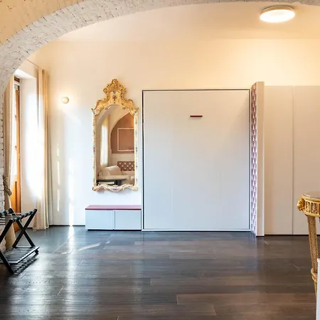 Hébergement de vacances Maison Des Fleurs appartement Azalèe San Maurizio Canavese