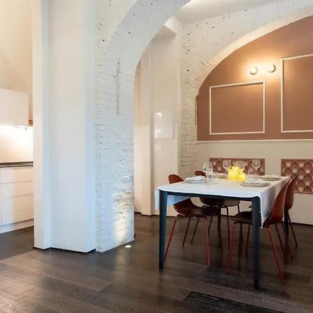 Maison Des Fleurs appartement Azalèe * San Maurizio Canavese